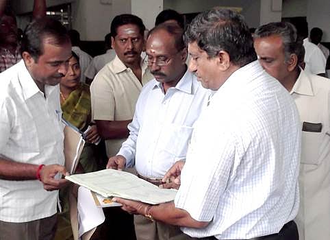 பழனி மலைக்கோயிலில் தமிழக இந்து சமய அறநிலையத்துறை ஆணையர் ஆய்வு